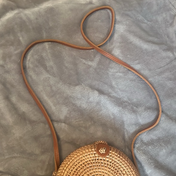 Round Woven Tan Crossbody Bag - Picture 3 of 6